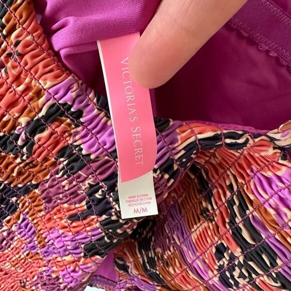 Victoria’s Secret Women’s Shirred All Over Smocked Low Back Multi Colored One Pi - Picture 8 of 10